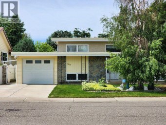 1818 Lakeside Road S Lethbridge Alberta photo 2