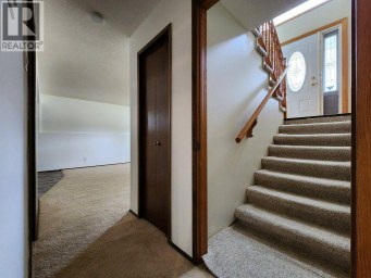 1818 Lakeside Road S Lethbridge Alberta photo 21