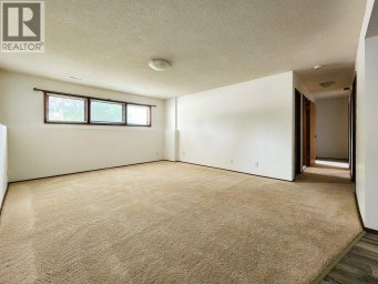 1818 Lakeside Road S Lethbridge Alberta photo 23