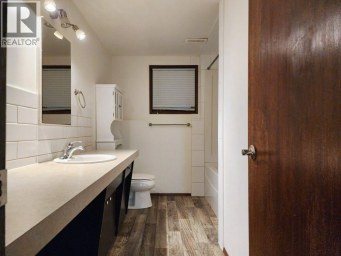 1818 Lakeside Road S Lethbridge Alberta photo 24