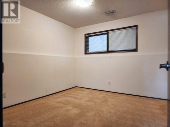 1818 Lakeside Road S Lethbridge Alberta photo 25