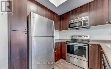 201 - 1555 KINGSTON ROAD Pickering (Town Centre) Ontario photo 4