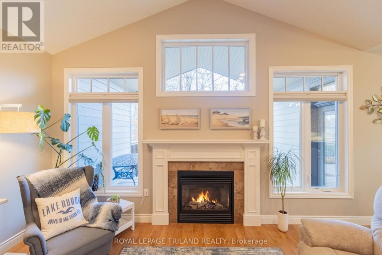 19 ERIN PLACE, Lambton Shores (Grand Bend), Ontario, N0M1T0