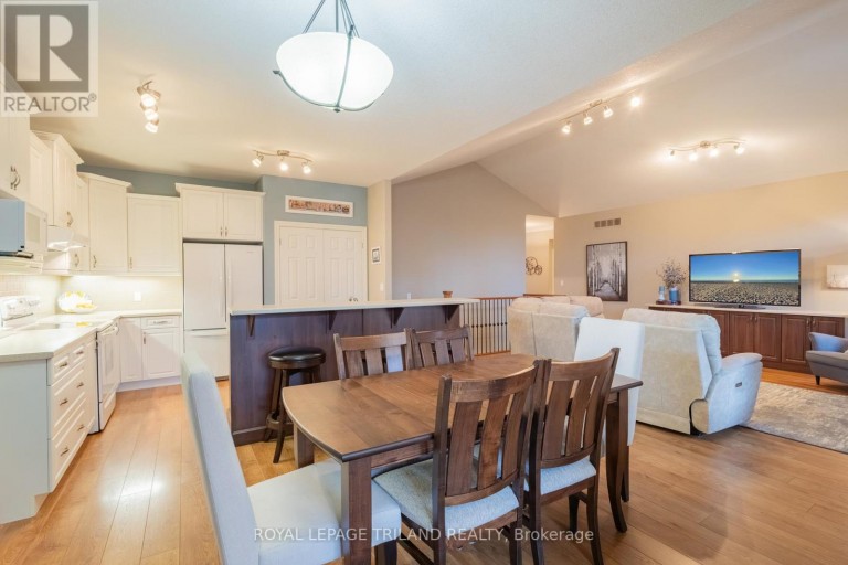 19 ERIN PLACE, Lambton Shores (Grand Bend), Ontario, N0M1T0