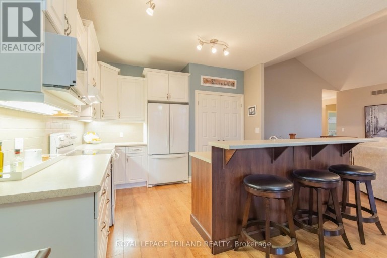 19 ERIN PLACE, Lambton Shores (Grand Bend), Ontario, N0M1T0