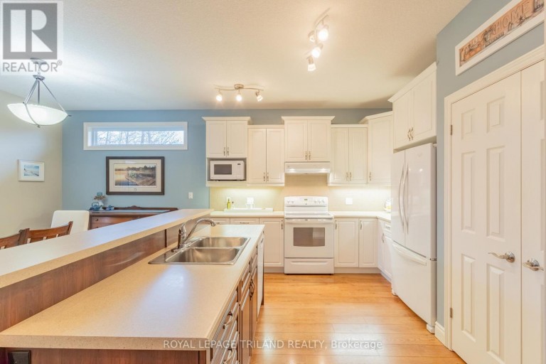 19 ERIN PLACE, Lambton Shores (Grand Bend), Ontario, N0M1T0