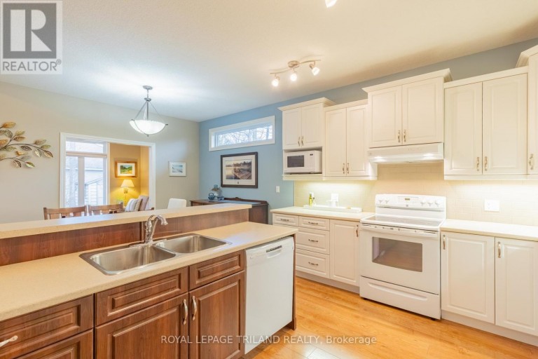 19 ERIN PLACE, Lambton Shores (Grand Bend), Ontario, N0M1T0