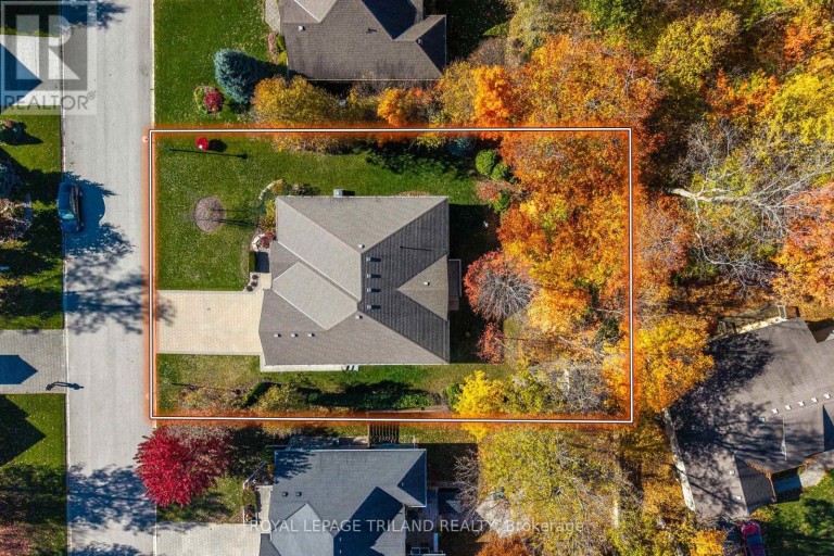 19 ERIN PLACE, Lambton Shores (Grand Bend), Ontario, N0M1T0