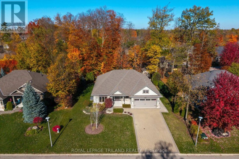 19 ERIN PLACE, Lambton Shores (Grand Bend), Ontario, N0M1T0