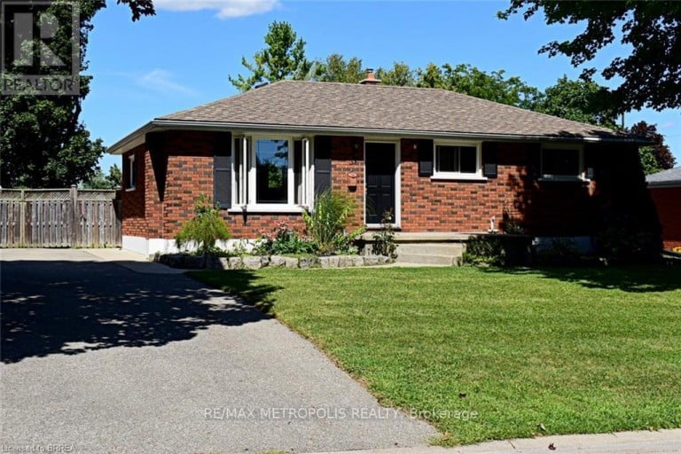 UPPER - 5 MCCAMMON STREET, Brant (Paris), Ontario, N3L1V8