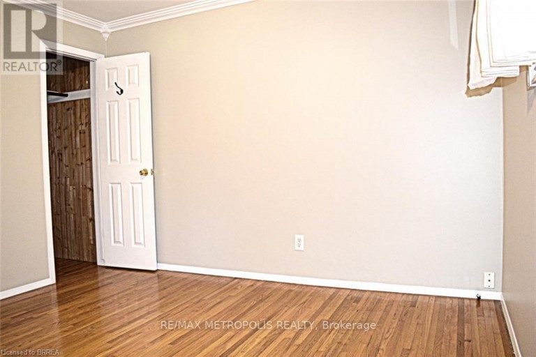 UPPER - 5 MCCAMMON STREET, Brant (Paris), Ontario, N3L1V8