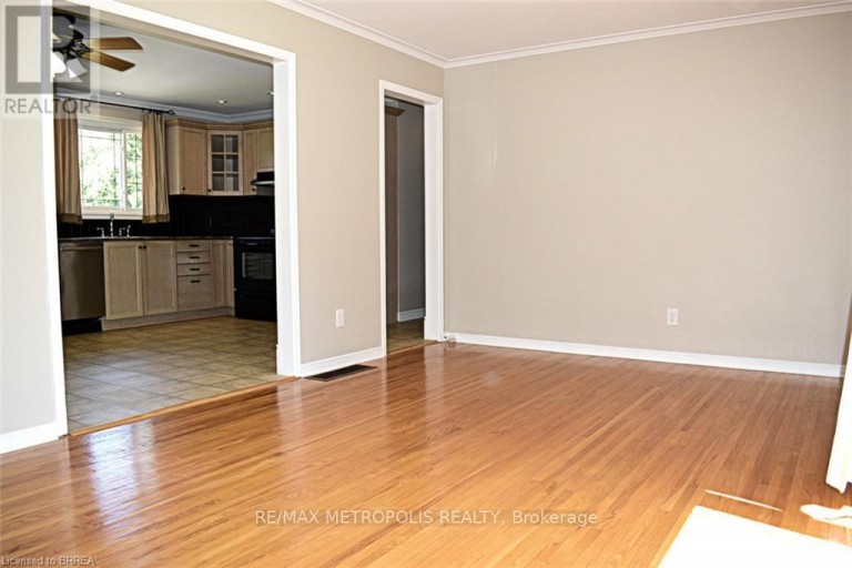 UPPER - 5 MCCAMMON STREET, Brant (Paris), Ontario, N3L1V8