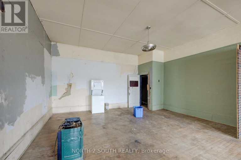 36 NORFOLK STREET S, Norfolk (Simcoe), Ontario, N3Y2V9