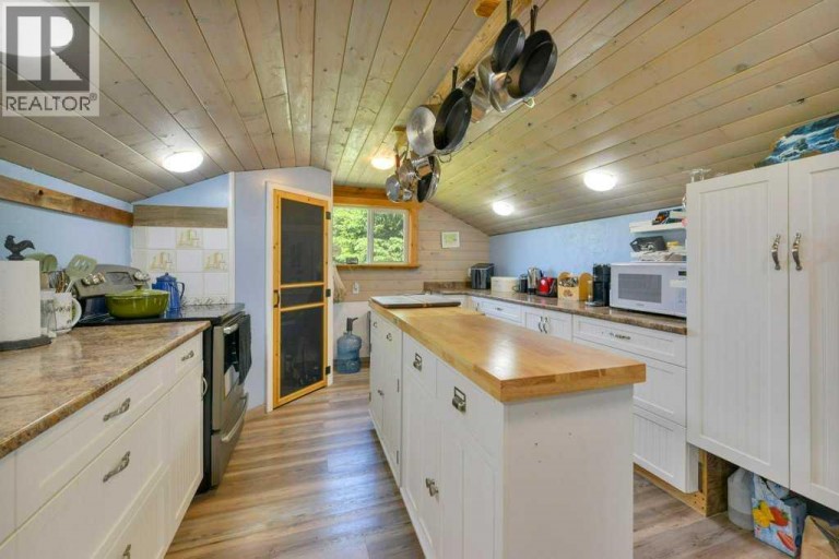 173, 43336 Range Road 215, Rural Camrose County, Alberta, T0B1M0