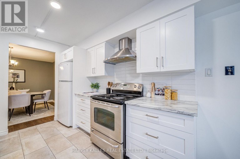 212 - 120 PROMENADE CIRCLE, Vaughan (Brownridge), Ontario, L4J7W9