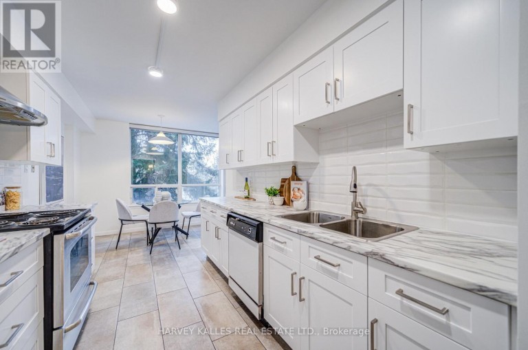 212 - 120 PROMENADE CIRCLE, Vaughan (Brownridge), Ontario, L4J7W9