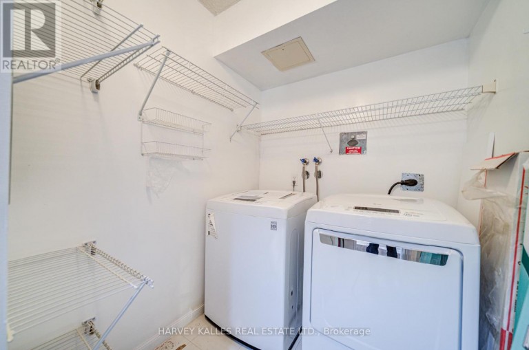 212 - 120 PROMENADE CIRCLE, Vaughan (Brownridge), Ontario, L4J7W9
