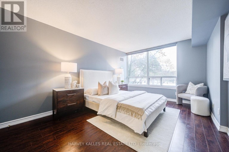 212 - 120 PROMENADE CIRCLE, Vaughan (Brownridge), Ontario, L4J7W9