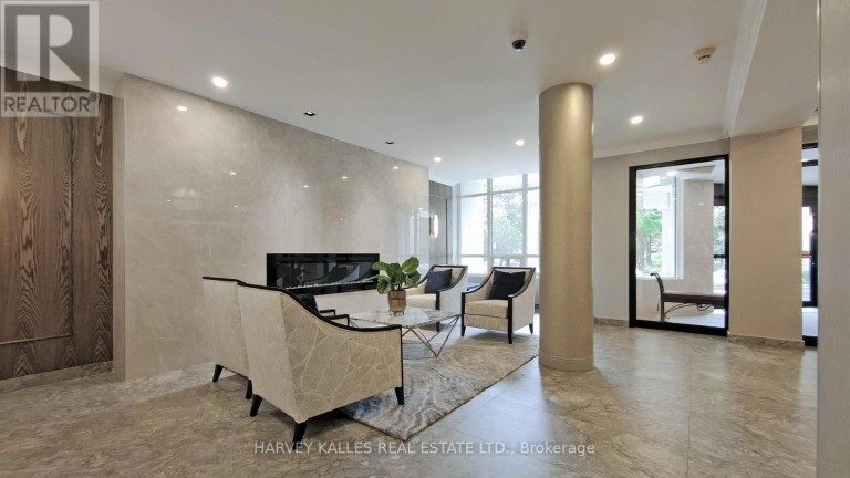 212 - 120 PROMENADE CIRCLE, Vaughan (Brownridge), Ontario, L4J7W9
