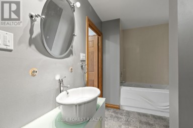 702 - 549 RIDOUT STREET N London East (East F) Ontario photo 24