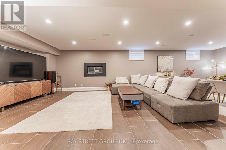 103 NORTHDALE ROAD, Toronto (St. Andrew-Windfields), Ontario, M2L2L9