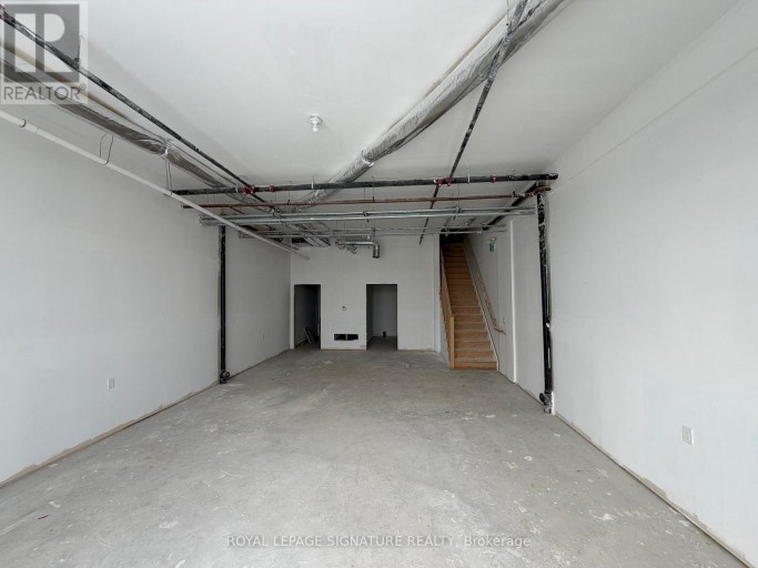 6 - 200 DISSETTE STREET, Bradford West Gwillimbury (Bradford), Ontario, M3Z3G8
