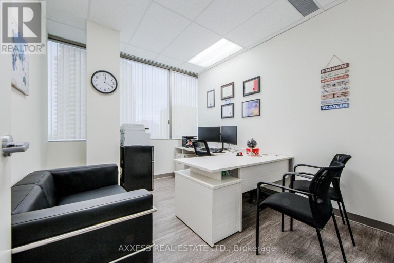400 - 30 EGLINTON AVENUE W, Mississauga (Hurontario), Ontario, L5R3E7