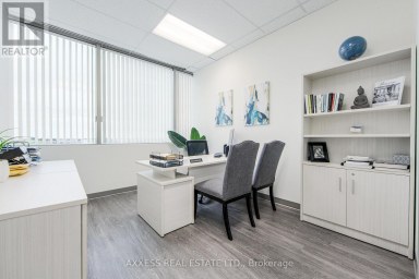 400 - 30 EGLINTON AVENUE W Mississauga (Hurontario) Ontario photo 9