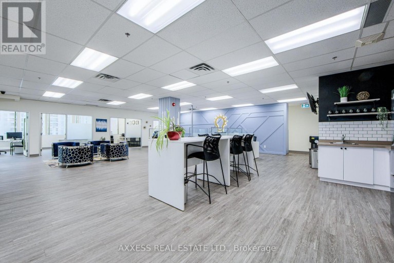 401 - 30 EGLINTON AVENUE W, Mississauga (Hurontario), Ontario, L5R3E7