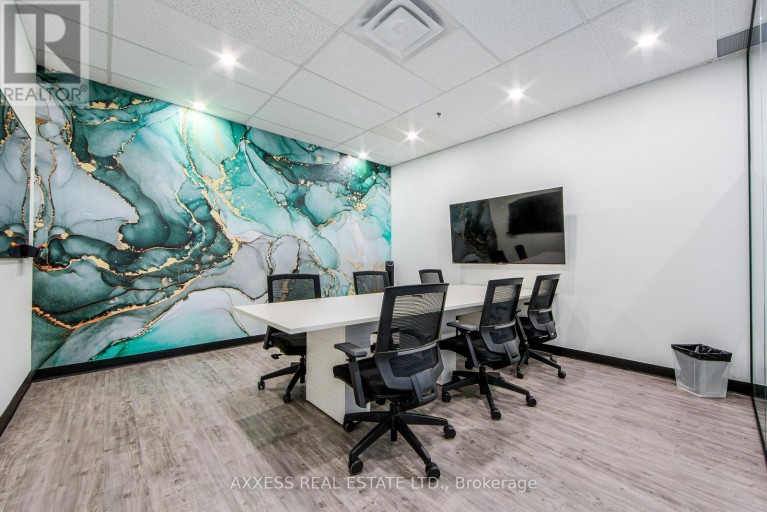 30 EGLINTON AVENUE W, Mississauga (Hurontario), Ontario, L5R3E7