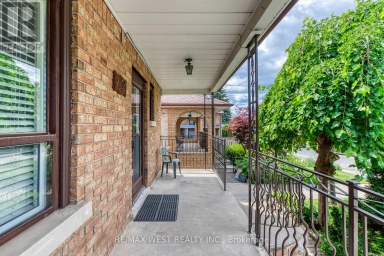 49 MONTCALM AVENUE Toronto (Briar Hill-Belgravia) Ontario photo 4