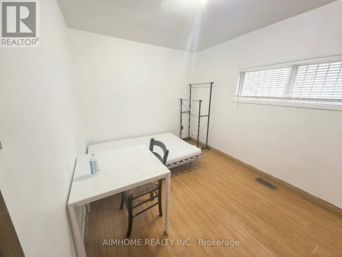 MAINFLR - 137A MARKHAM STREET, Toronto (Trinity-Bellwoods), Ontario, M6J2G4