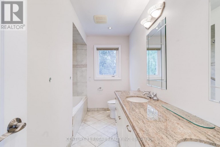 2A TWENTY EIGHTH STREET, Toronto (Long Branch), Ontario, M8W2Y4