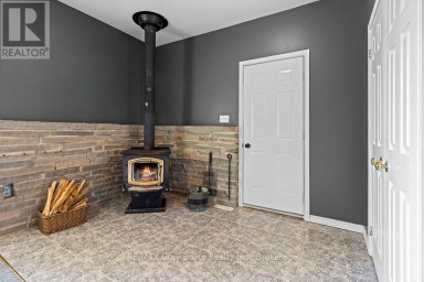 335 PIKE BAY ROAD Northern Bruce Peninsula Ontario photo 10