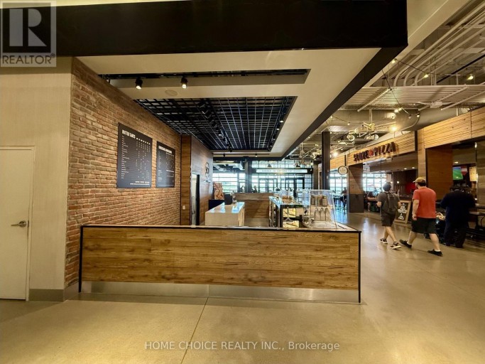 FM23D - 17600 YONGE STREET, Newmarket (Woodland Hill), Ontario, L3Y4Z1