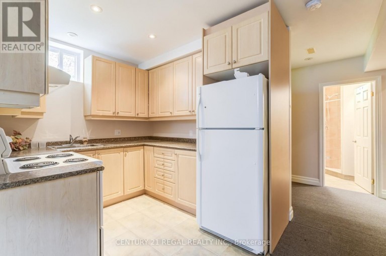 2A TWENTY EIGHTH BASEMENT STREET, Toronto (Long Branch), Ontario, M8W2Y4
