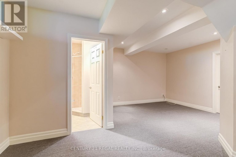 2A TWENTY EIGHTH BASEMENT STREET, Toronto (Long Branch), Ontario, M8W2Y4