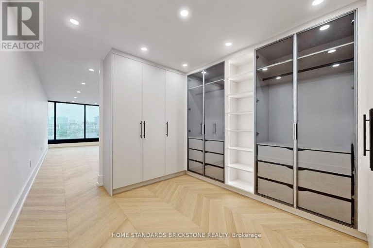 1009 - 110 BLOOR STREET W, Toronto (Annex), Ontario, M5S2W7