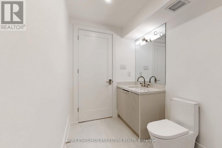 1009 - 110 BLOOR STREET W, Toronto (Annex), Ontario, M5S2W7