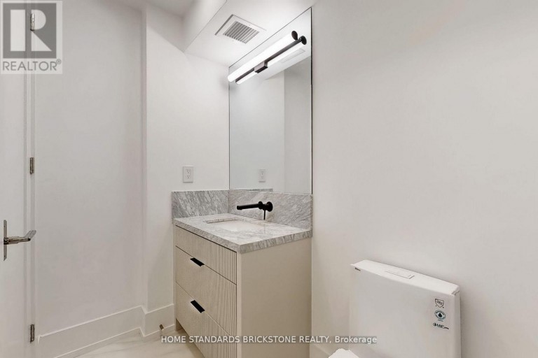 1009 - 110 BLOOR STREET W, Toronto (Annex), Ontario, M5S2W7
