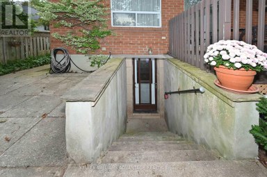 LOWER - 20 BUSH DRIVE Toronto (Highland Creek) Ontario photo 11