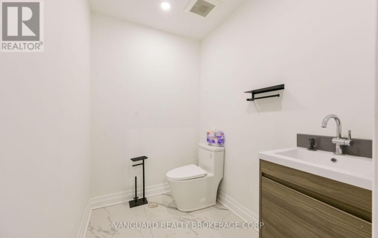 23 - 5732 HIGHWAY 7, Vaughan (West Woodbridge), Ontario, L4L3A2