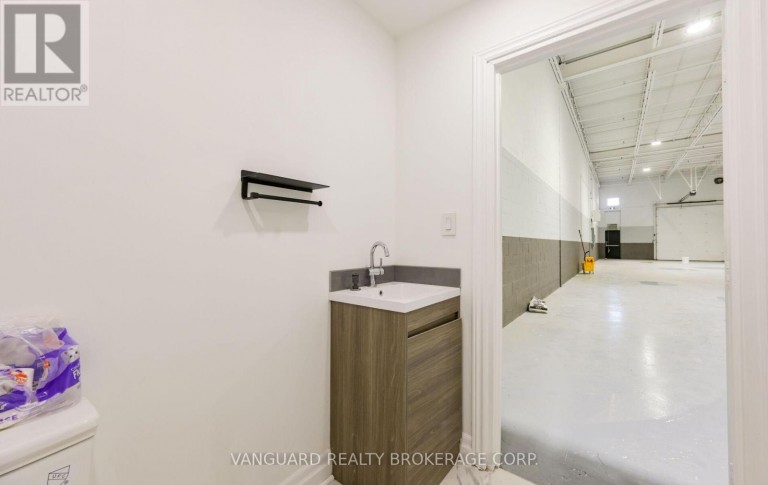 23 - 5732 HIGHWAY 7, Vaughan (West Woodbridge), Ontario, L4L3A2