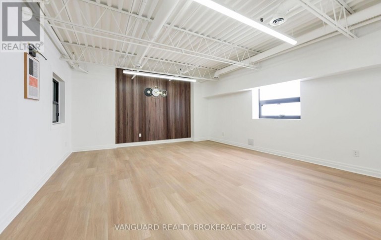 23 - 5732 HIGHWAY 7, Vaughan (West Woodbridge), Ontario, L4L3A2
