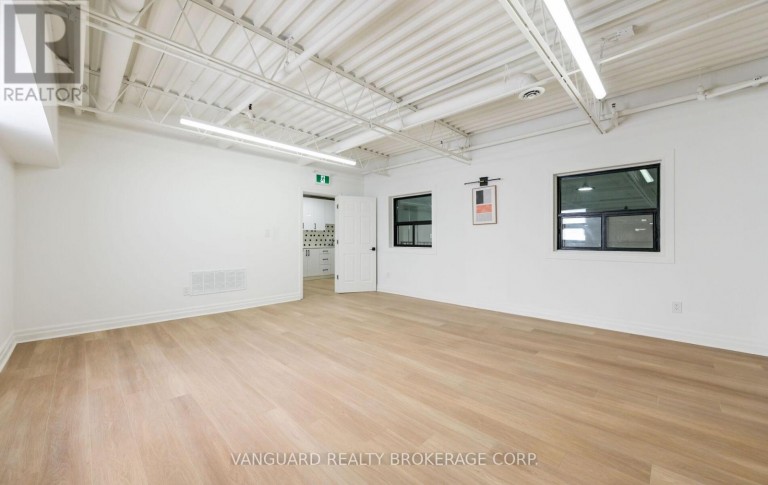 23 - 5732 HIGHWAY 7, Vaughan (West Woodbridge), Ontario, L4L3A2