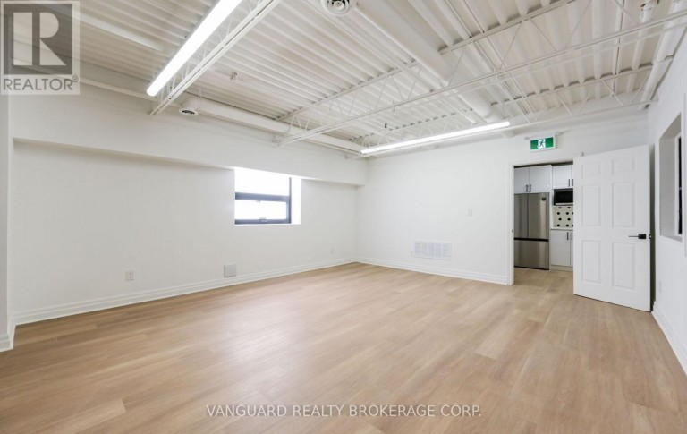 23 - 5732 HIGHWAY 7, Vaughan (West Woodbridge), Ontario, L4L3A2