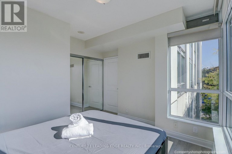 303 - 1900 LAKESHORE BOULEVARD, Toronto (South Parkdale), Ontario, M6S1A4