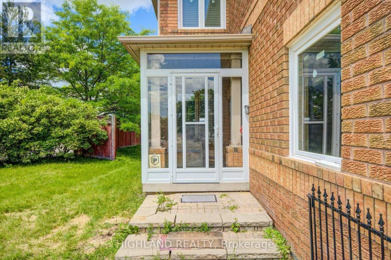 UPPER LEVEL - 5327 LANDSBOROUGH AVENUE, Mississauga (Hurontario), Ontario, L5R3X1