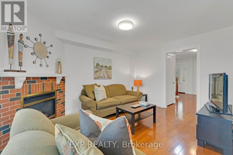 1471 PICKWICK DRIVE, Mississauga (East Credit), Ontario, L5V1V7