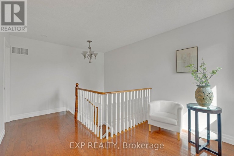 1471 PICKWICK DRIVE, Mississauga (East Credit), Ontario, L5V1V7
